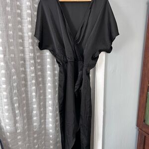 Halara Elegant Black Women's cocktail dress. Zip side slit with waistpleats.